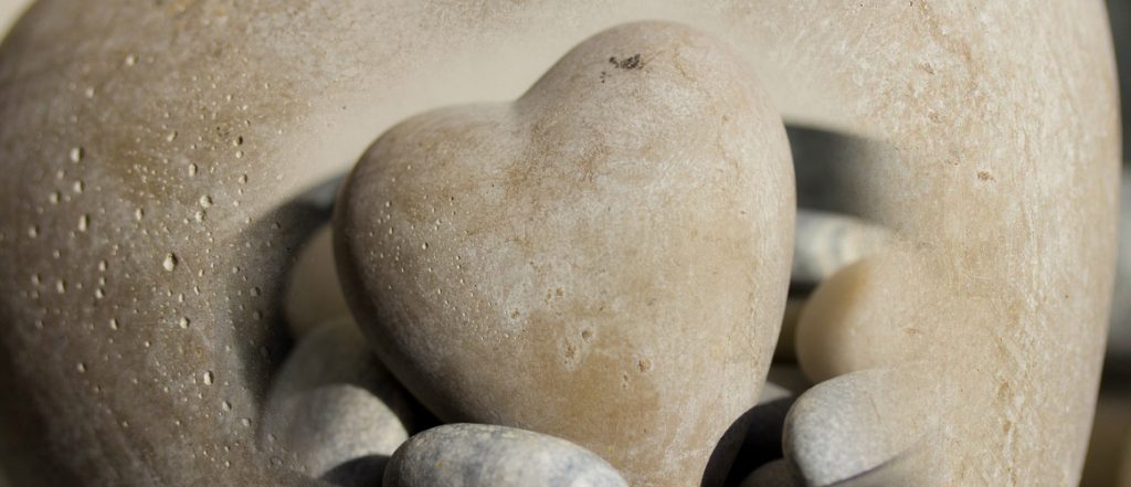 أسباب قسوة القلوب: فهم الجذور وطرق العلاج 3 أسباب قسوة القلوب