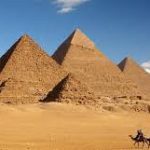 أين تقع الأهرامات