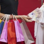 تفسير حلم شراء الملابس الجديدة