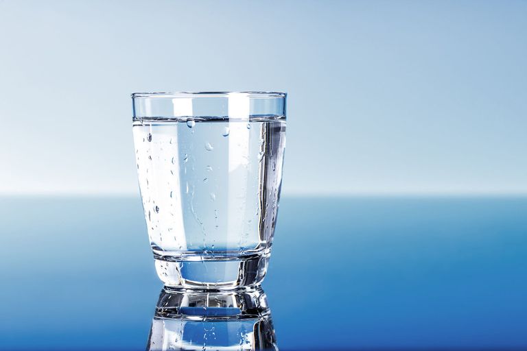 فوائد شرب الماء: سر الصحة والحياة المتوازنة 2 فوائد شرب الماء