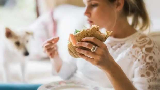 معنى رؤية الطعام في المنام ودلالاته 2 12287530371705156737