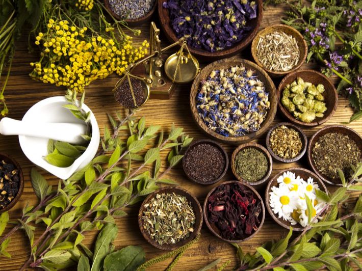 هل يمكن علاج نقص المناعة بالأعشاب